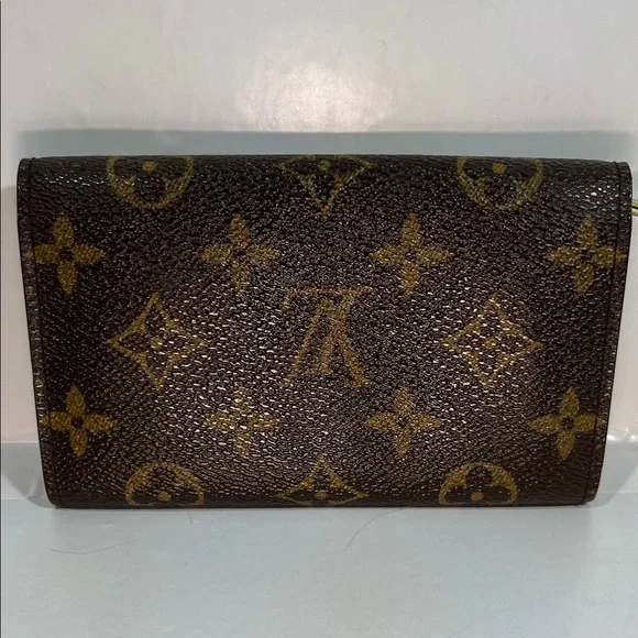 Louis Vuitton Brown and Gold Monogram Clutch - Picture 6 of 6